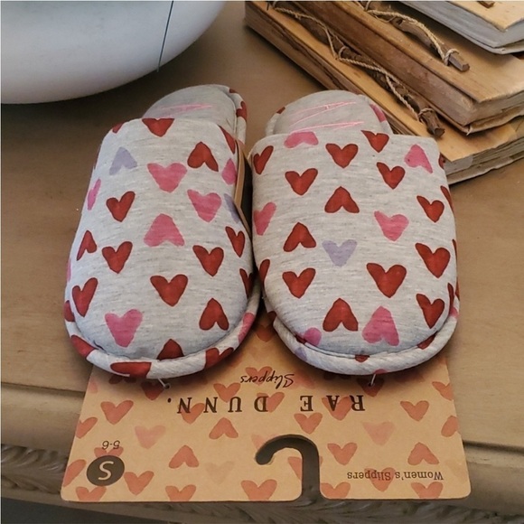 NWT - Rae Dunn Women’s Slippers (Pink & Grey with Amor & Heart Designs / (5/6US) - Picture 3 of 8